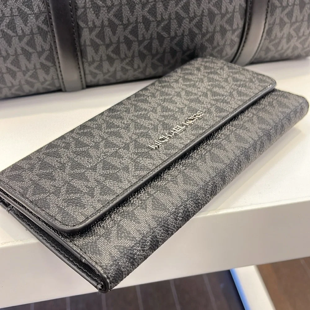 Michael Kors Jet Set Large Signature Logo Tri-Fold Wallet Black  NWT